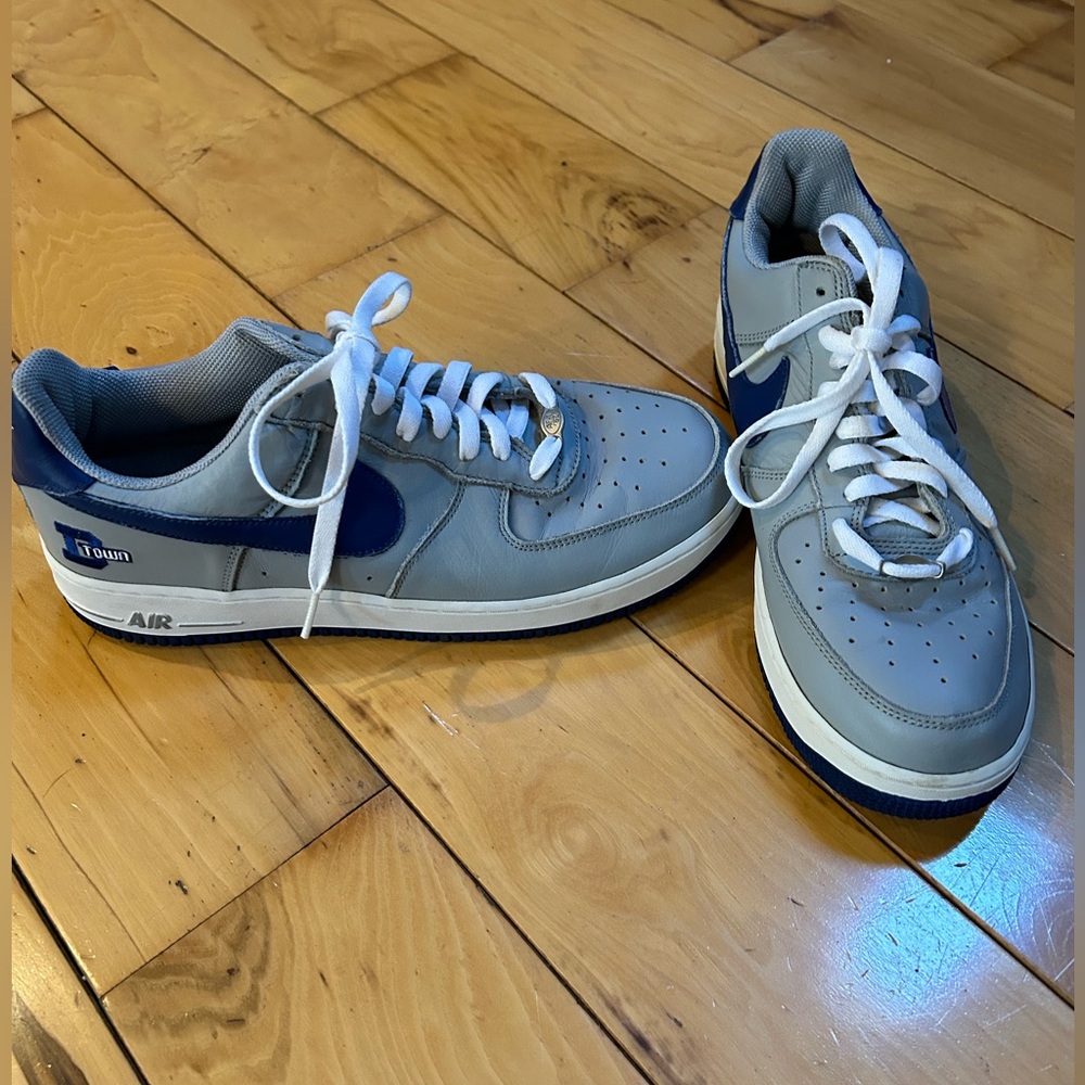 Men’s Nike shoes size 11